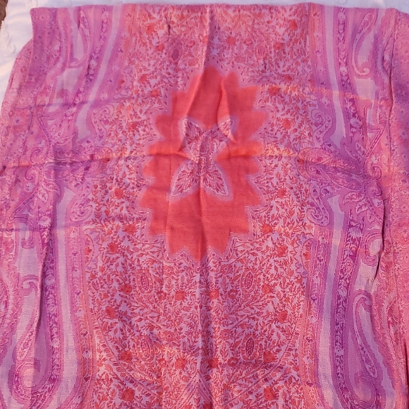 Never worn, lightweight, fringed patterned scarf - Picture 3 of 5